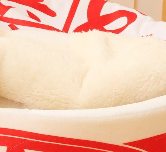 Cup Noodles Shaped Cat House